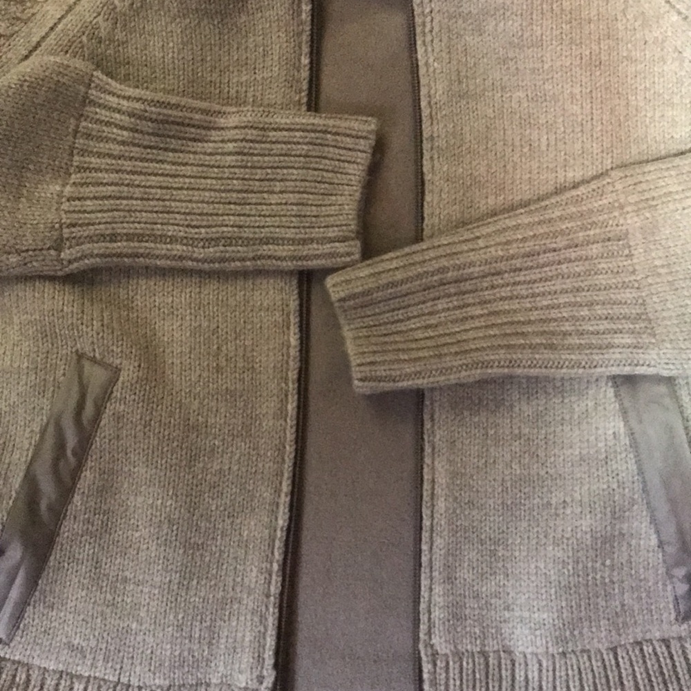 🌸NWOT🌸 ATHLETA ATTICA Wool Hooded Sweater Coat Jacket Hooded Zip~small~Taupe

B1 - Picture 9 of 9